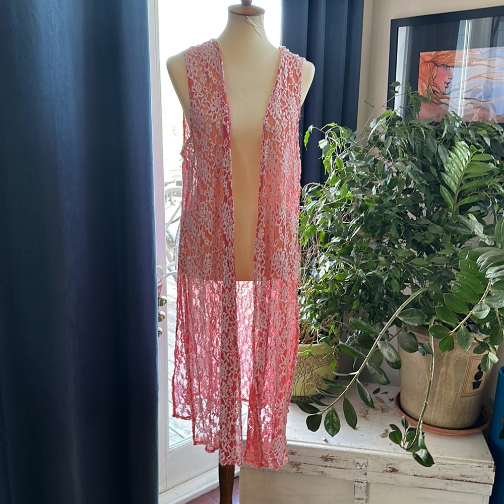 Coral & White Lace LuLaRoe Joy EUC - Picture 6 of 12